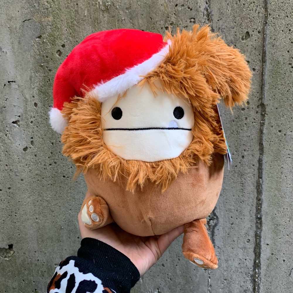 benny christmas hat 8 inch squishmallow
